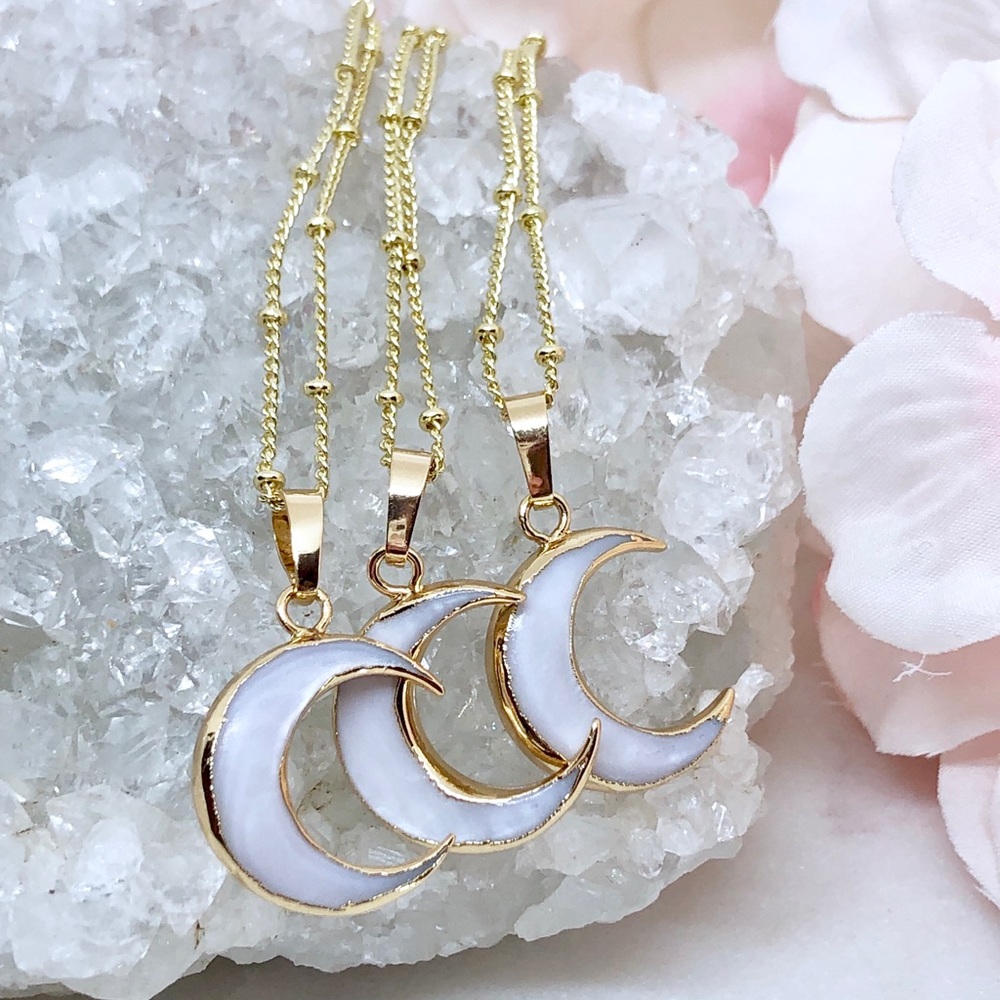 Dainty 24K GP Shell Crescent Moon Necklace - Picture 3 of 6